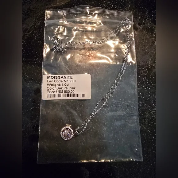 Moissanite 1.0 Ct Sakura Pink Elegant Pendant Necklace - Pretty In Pink- Sparkle - Picture 8 of 8